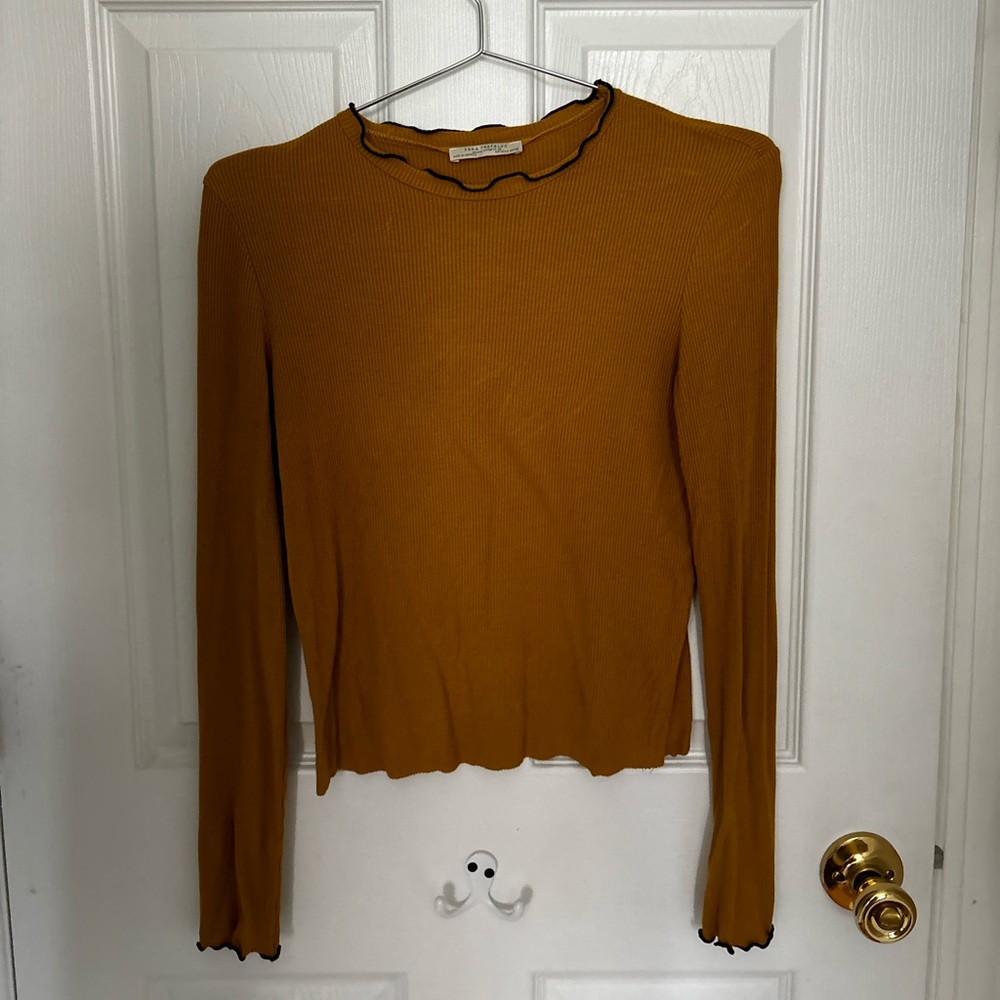 Zara Trafluc - Yellow top with black lettuce detail
